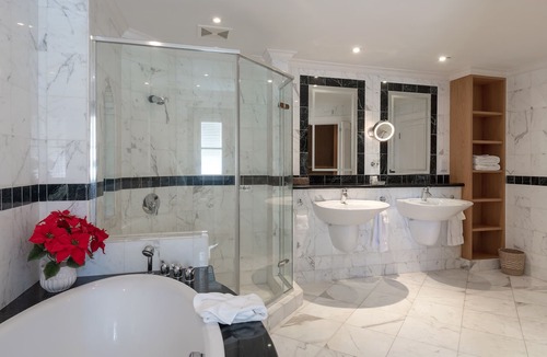 Schooner Bay Apartment | The Penthouse 306, Schooner Bay by Personal Villas - Overlooks the Communal Pool