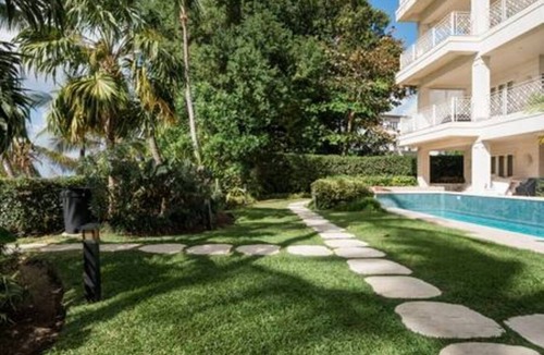 Old Trees Bay Condo | The Penthouse at Smugglers Cove by Young Estates