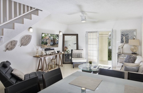 Sheraton Park House | This Property in Centrally Located in a Quiet Residential Neighbourhood