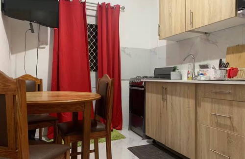 Bridgetown House | Tiny beach walk stay, Entire rental unit in Bridgetown, Barbados