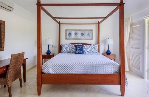 Little Battaleys House | Tranquil House moments from Mullins Beach