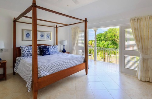 Little Battaleys House | Tranquil House moments from Mullins Beach