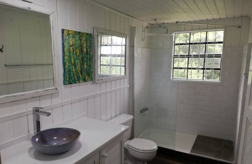 Weston Cottage | Tree tops two bedroom cottage