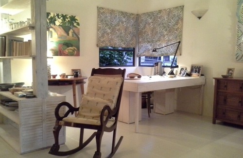 Weston House | Tropical Beachside Cottage, 2 Bedroom/AC in tropical garden