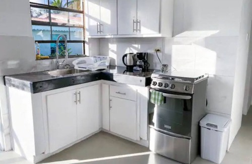 Douglas House | Tropical Escape- 2 Bedrooms