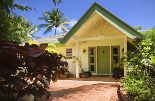 Gibbs Bay Villa | Tropical Villa with Pool Near Beach - Jessamine (3 bed)