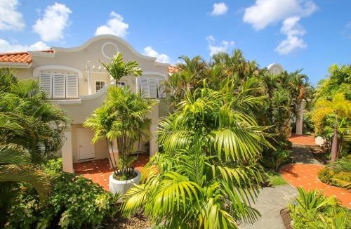 Porters Villa | Turtle View 2 by Bluescape