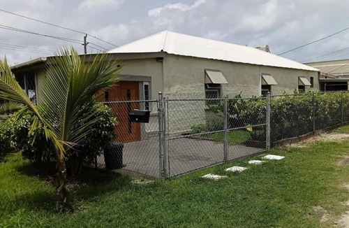 Wildey House | Unique Bungalow