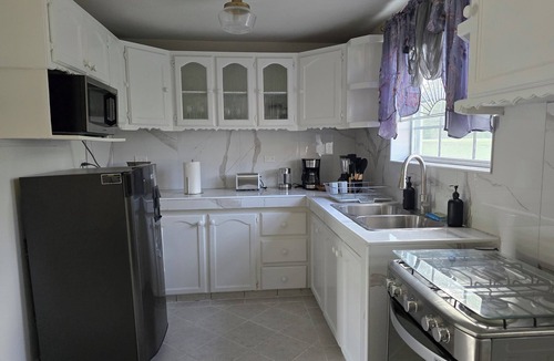 Piligrim Road Apartment | Unwind in our cozy, furnished AC 2 -bedroom unit perfect for short getaways.