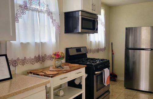 Black Rock House | Unwind in Style at our Island Oasis!