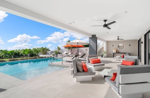 Weston Villa | Villa Elan 5 Bedroom Villa