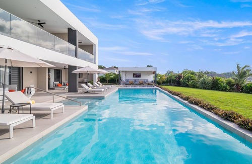 Weston Villa | Villa Elan - A Contemporary Style Villa