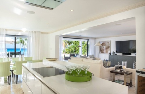 Fitts Village Villa | Villa Mirador by Fantasia Villas Including a VIP CHEF