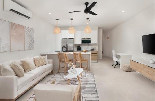 Porters Villa | Walk to Beach, Luxury Villa, Pool, Near Holetown
