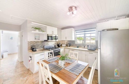 Dover Apartment | Walk to Dover Beach, Vibrant Gap Nearby