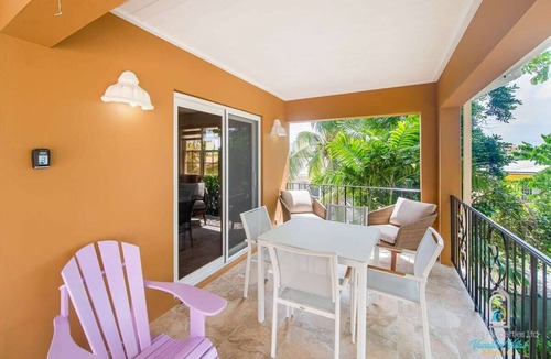 Dover Apartment | Walk to Dover Beach, Vibrant Gap Nearby