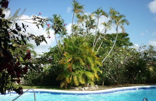 Merlin Bay Villa | WESTERLEE 3 bedroom 2 bathroom with POOL