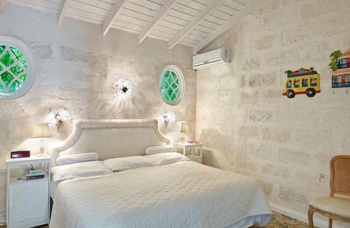 Merlin Bay Villa | Whitegates in St James by Personal Villas - Beautiful Beachfront Villa and Kidne