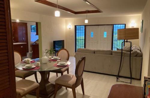 Deanes Apartment | Yellow Doors - Tranquil comfortable retreat