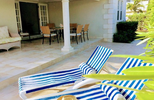 Apple Hall Villa | Your own private villa, just a short stroll from beautiful Bottom Bay beach