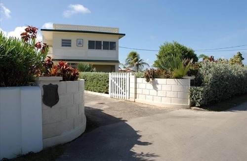 Belair House | Your Relaxing Tropical Getaway Near Crane Resort