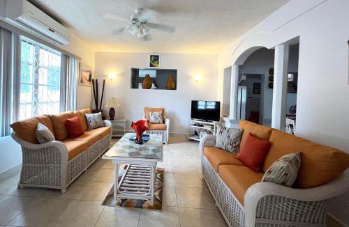Reeds Bay Villa | ZenBreak Graceville BeachHouse