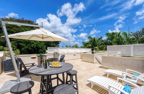 Gibbes House | ZenBreak KingsGate #1 is a 2 bedroom luxury holiday townhouse 3 minutes away from Gibbs Beach