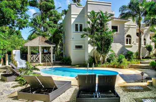 Gibbes House | ZenBreak KingsGate #4 is a 2 bedroom luxury holiday townhouse 3 minutes away from Gibbs Beach
