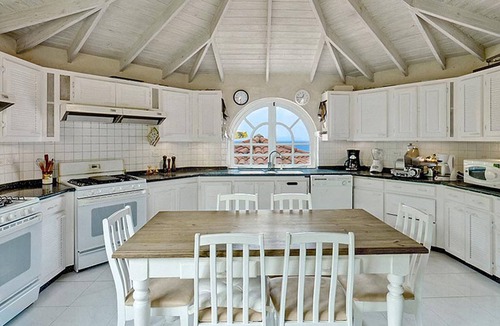 Merlin Bay House | ZenBreak Whitegates is a luxury 4 bedroom beachfront villa on the West Coast