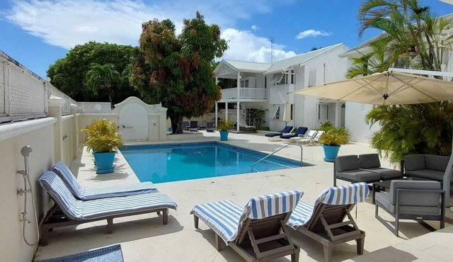 3BR Caribbean Home in Porters | Walk to Beach & Pool in Holetown