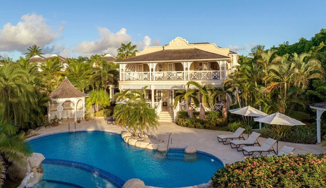 Blue Waters 5BR in Mount Standfast
