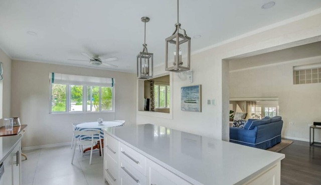 Capri Manor, Young Estates · Stunning Luxury Beachfront Villa in Speightstown