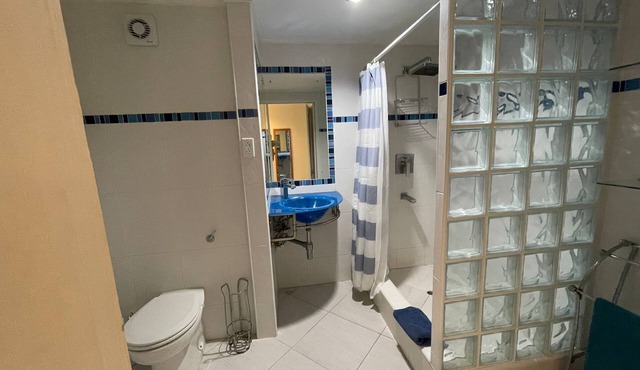 Charming 1-bed apt w/large patio overlooking golf course in Rockley, Barbados