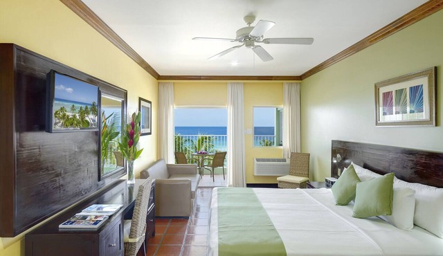 Coconut Court Beach Hotel in Hastings