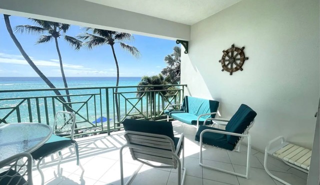 Condominium apartment in front of Beach