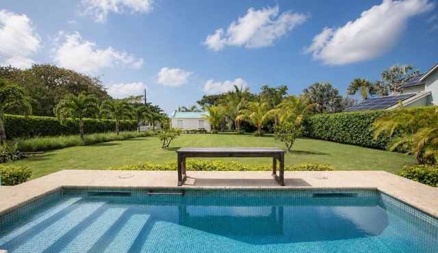 Cowrie Cottage | Private Pool | Near Gibbes Beach in Gibbes