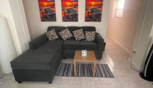 Elegant 1-bedroom apartment with AC in vibrant Worthing, Christ Church. in Bridgetown