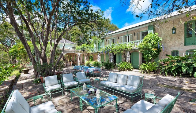 Fustic House Luxury estate in Clinketts