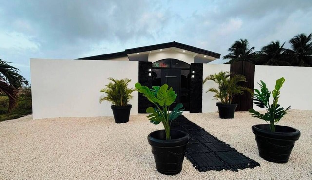 Hideaway Layover # 3- by ZenBreak in Oistins