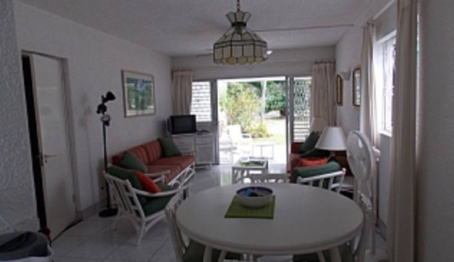 Immaculate townhouse with Pool on Rockley Golf Course in Bridgetown