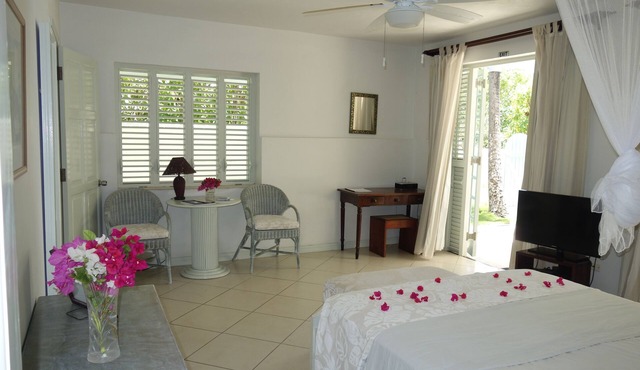 Inchcape Seaside Villas right on Silver Sands Beach - Seaview Studio