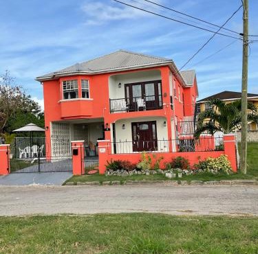K&L Villa Apartment in Christ Church