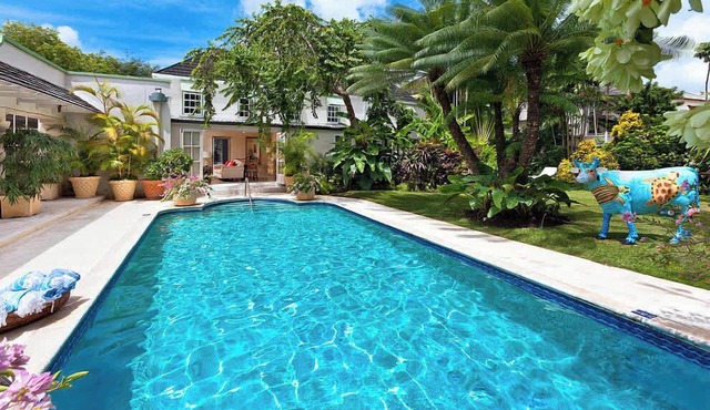 Leamington House 4BR in Little Battaleys