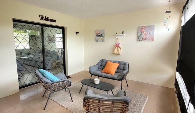 Modern 2 bed 2 bath home away from home perfectly located for visitors in Bridgetown