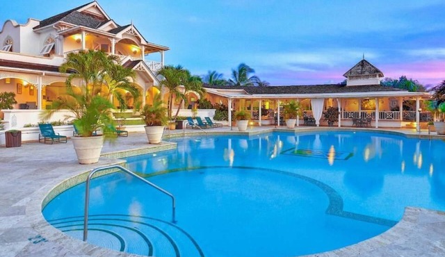 Oceana SH 4BR in Mount Standfast