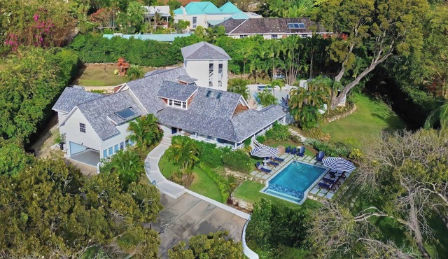 Polo View Cottage in Durants