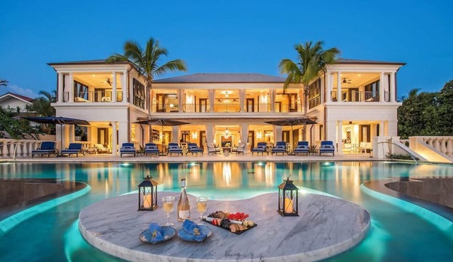 Seaclusion by The Villa Life in Derricks