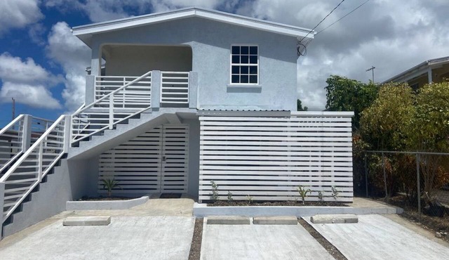 Seavetri One - modern 3 bedroom apartment near serene beach in Douglas