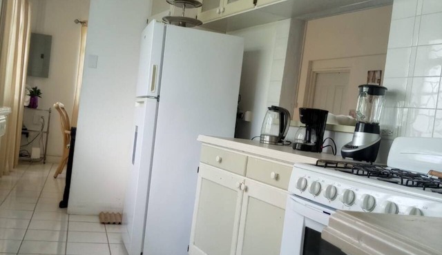 Serene 2-Bedroom Apartment in Rockley – 5 Minute Walk to the Beach in Bridgetown