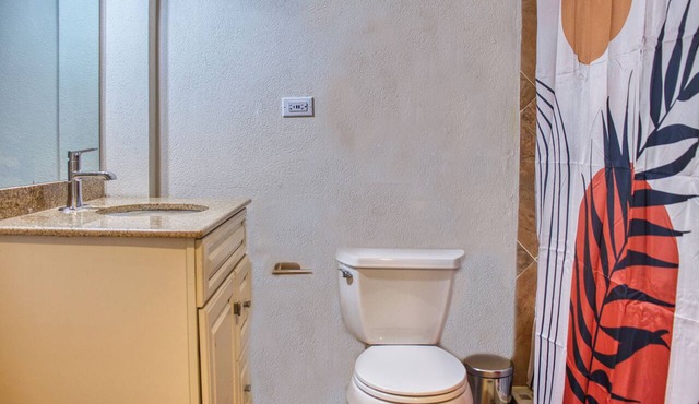 Spacious 2BR Apartment Near Oistins, Beaches & Airport in Oistins